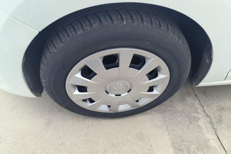 Used Skoda Rapid Spaceback 2016 Revised Version 1.6L Automatic Front-Drive Edition Left Front Wheel Hub