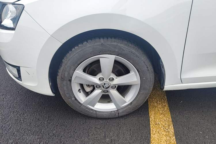 Used Skoda Rapid Spaceback 2016 Revised 1.6L Manual Chuanxing Edition Left Front Wheel Hub