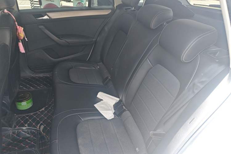 Used Skoda Rapid Spaceback 2016 Revised 1.6L Automatic Chuanxing Version Left Rear Seat