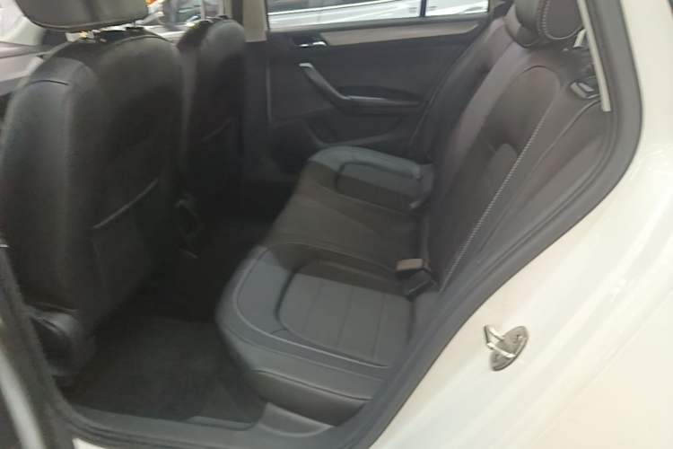 Used Skoda Rapid Spaceback 2016 Revised 1.6L Automatic Chuanxing Version Left Rear Seat