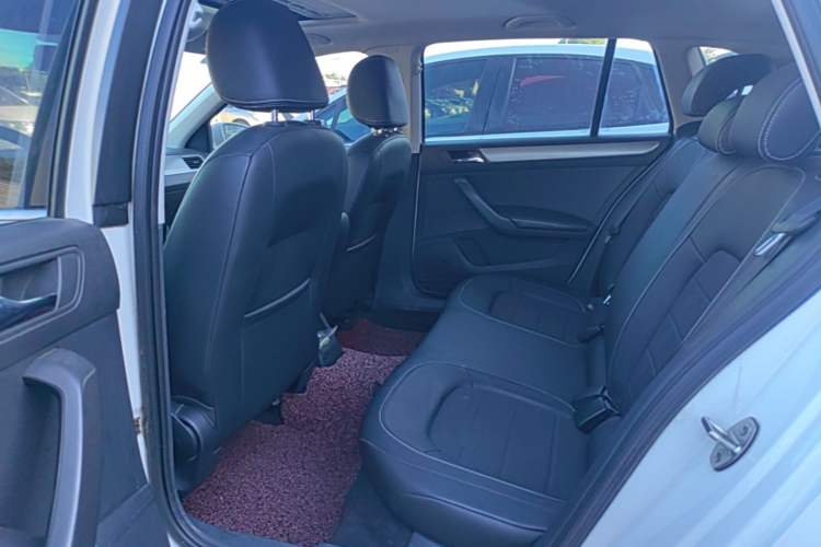 Used Skoda Rapid Spaceback 2016 Revised 1.6L Automatic Chuanxing Version Left Rear Seat
