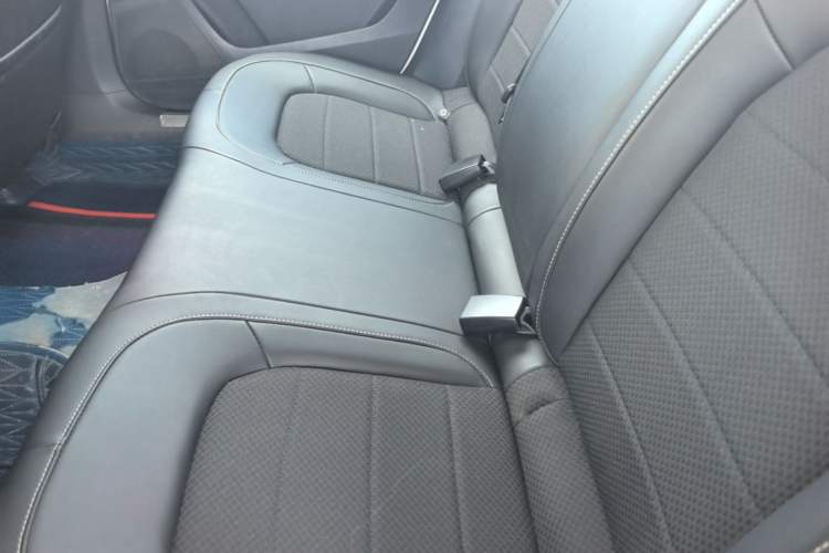 Used Skoda Rapid Spaceback 2016 Revised 1.6L Automatic Chuanxing Version Left Rear Seat