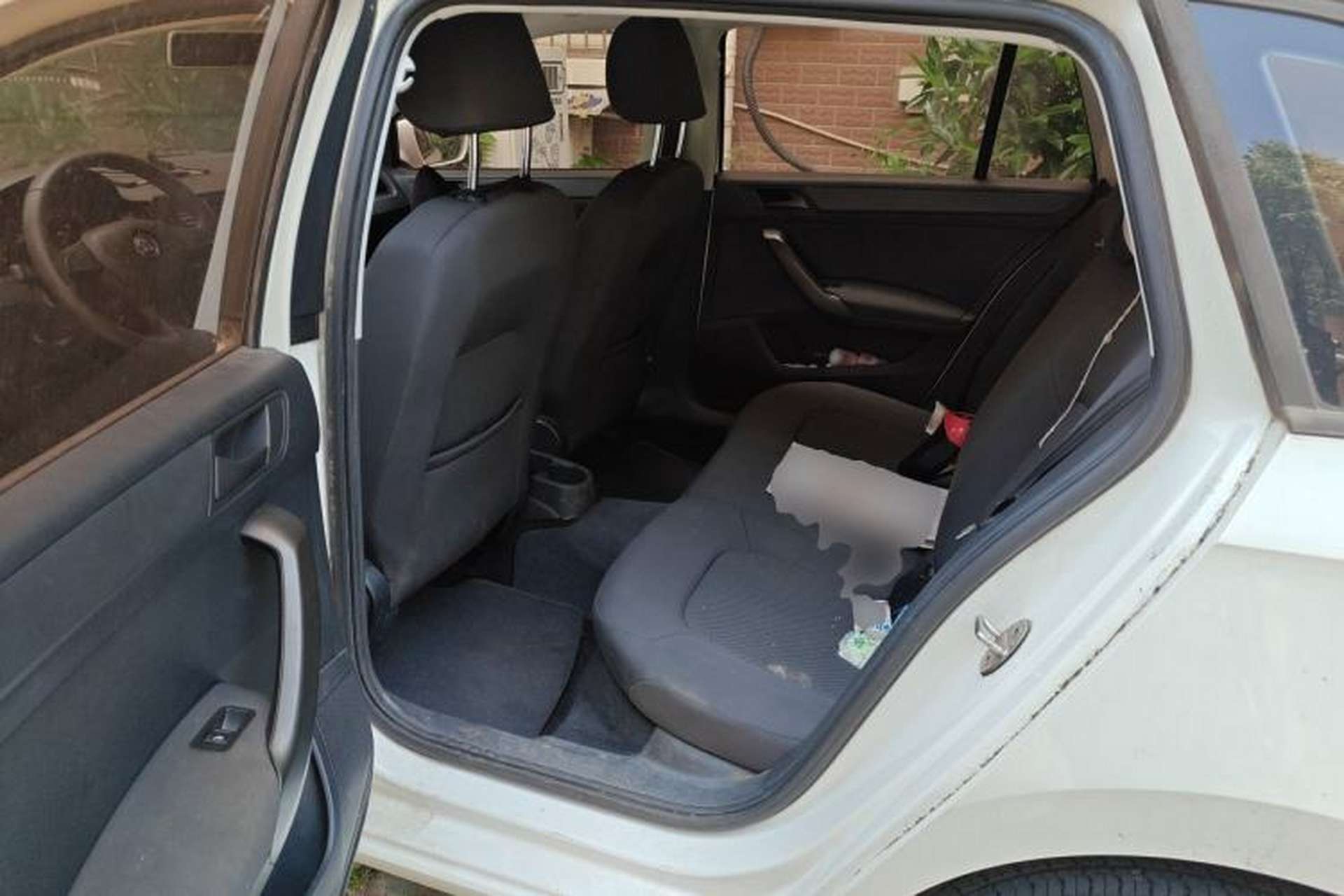 Used Skoda Rapid Spaceback 2016 Revised Version 1.6L Manual Front-Drive Edition Left Rear Seat