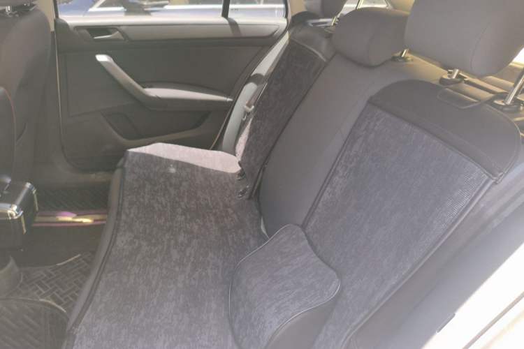 Used Skoda Rapid Spaceback 2016 1.6L Automatic Chuanxing Edition Left Rear Seat