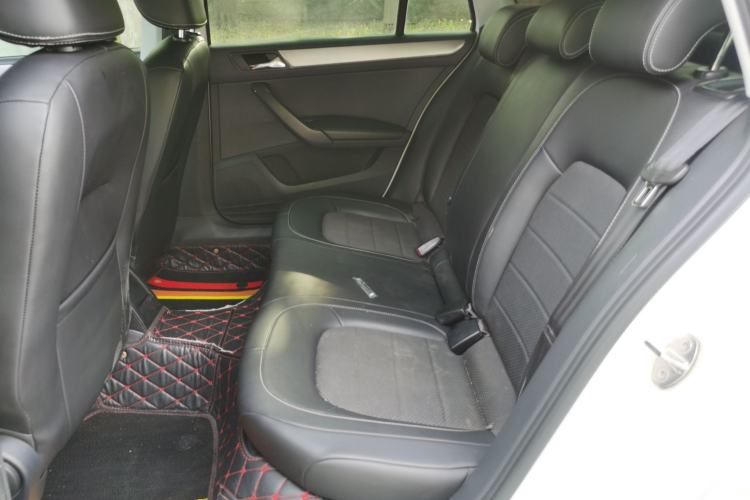 Used Skoda Rapid Spaceback 2016 Revised 1.6L Automatic Chuanxing Version Left Rear Seat