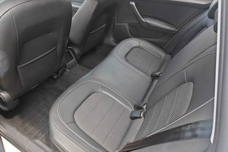 Used Skoda Rapid Spaceback 2016 Revised 1.6L Automatic Chuanxing Version Left Rear Seat