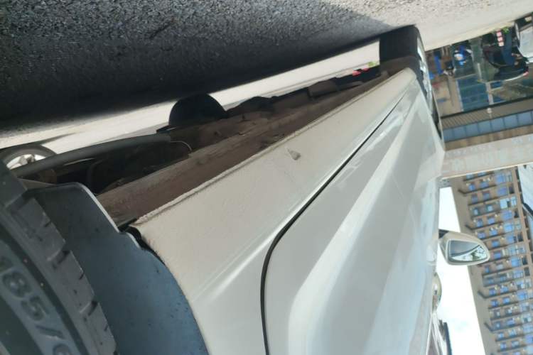 Used Skoda Rapid Spaceback 2016 Revised Version 1.6L Automatic Front-Drive Edition Left Side Sill