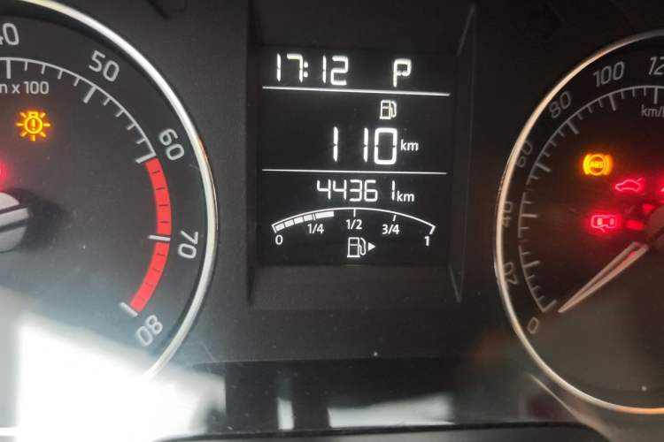 Used Skoda Rapid Spaceback 2016 Revised 1.6L Automatic Chuanxing Version Odometer Close Up