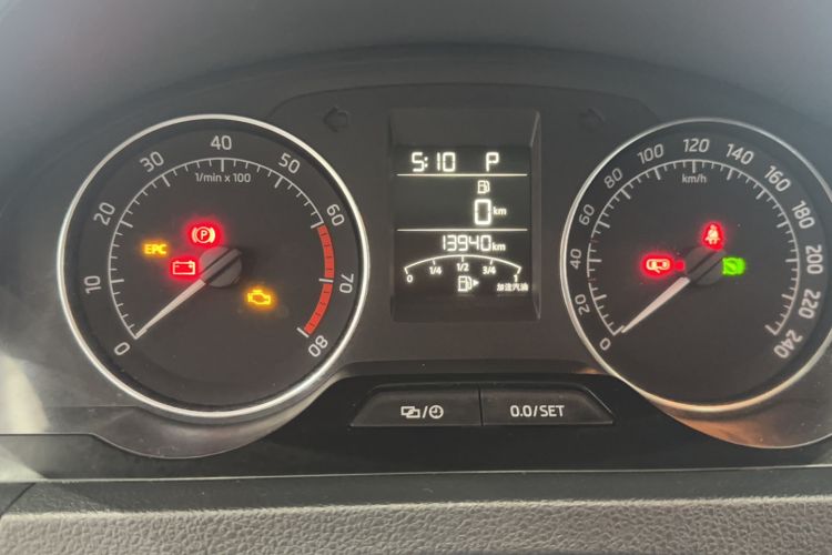 Used Skoda Rapid Spaceback 2016 Revised 1.6L Automatic Chuanxing Version Odometer Close Up