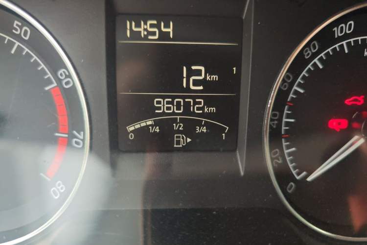 Used Skoda Rapid Spaceback 2016 Revised 1.6L Manual Chuanxing Edition Odometer Close Up