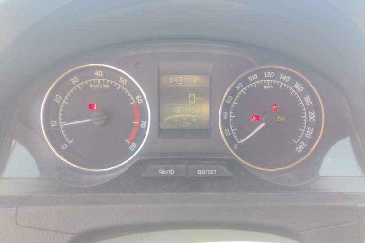 Used Skoda Rapid Spaceback 2016 Revised 1.6L Automatic Chuanxing Version Odometer Close Up