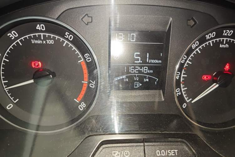 Used Skoda Rapid Spaceback 2016 Revised 1.6L Manual Chuanxing Edition Odometer Close Up