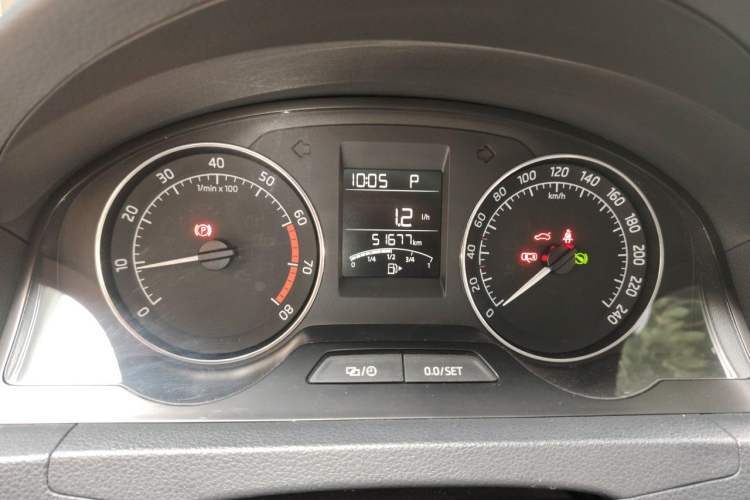 Used Skoda Rapid Spaceback 2016 Revised 1.6L Automatic Chuanxing Version Odometer Close Up