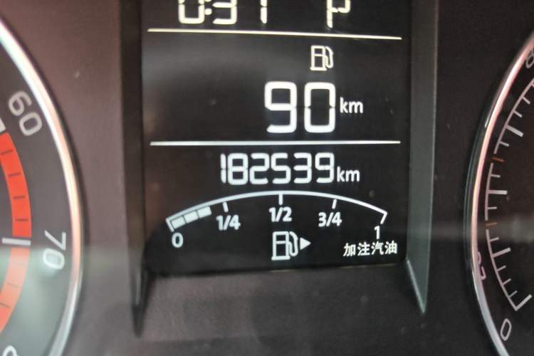 Used Skoda Rapid Spaceback 2016 Revised Version 1.6L Automatic Front-Drive Edition Odometer Close Up