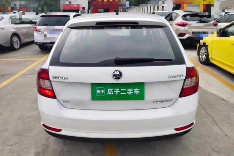 Used Skoda Rapid Spaceback 2016 Revised Version 1.6L Automatic Front-Drive Edition Rear