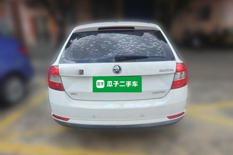 Used Skoda Rapid Spaceback 2016 Revised Version 1.6L Manual Front-Drive Edition Rear