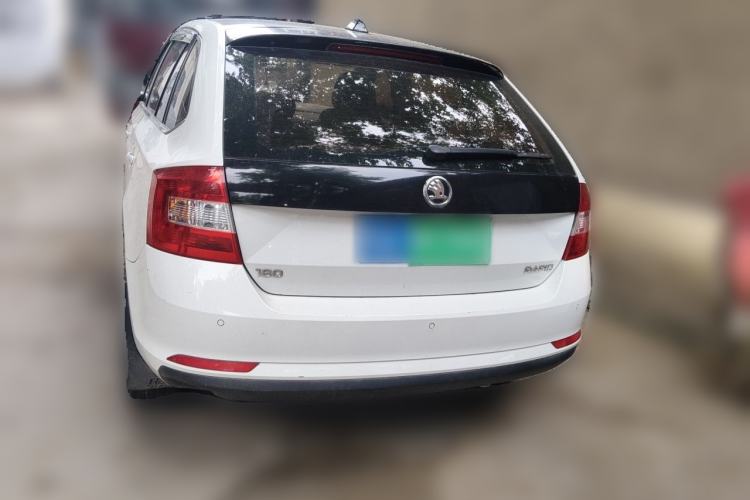 Used Skoda Rapid Spaceback 2016 Revised 1.6L Automatic Chuanxing Version Rear