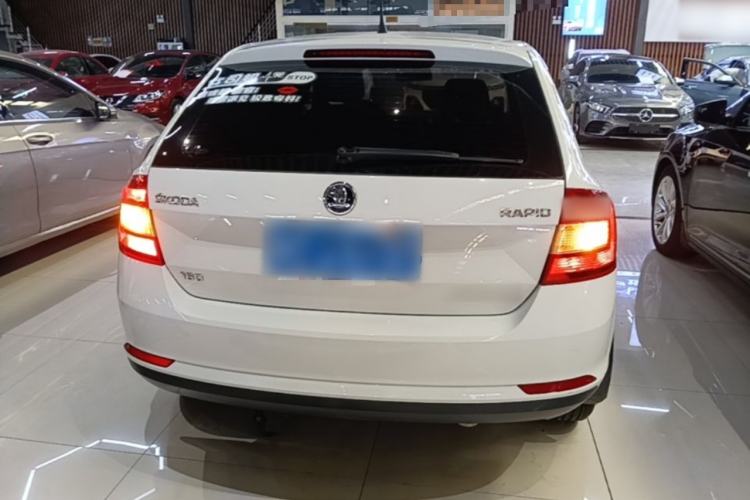 Used Skoda Rapid Spaceback 2016 Revised Version 1.6L Automatic Front-Drive Edition Rear