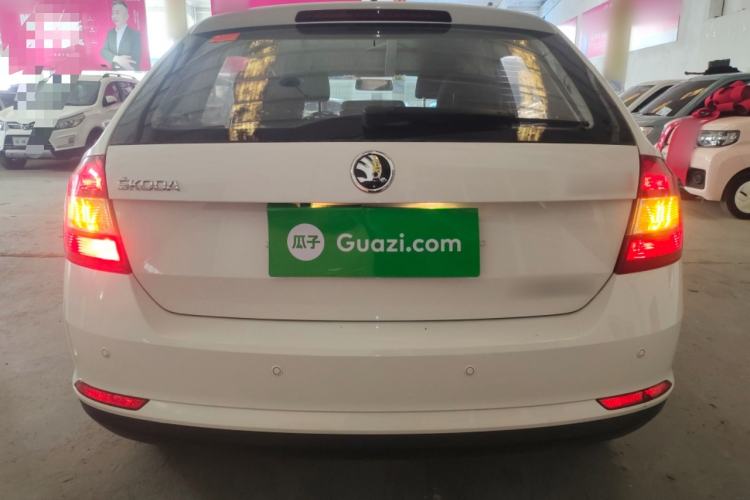 Used Skoda Rapid Spaceback 2016 Revised Version 1.4L Manual Front-Drive Edition Rear