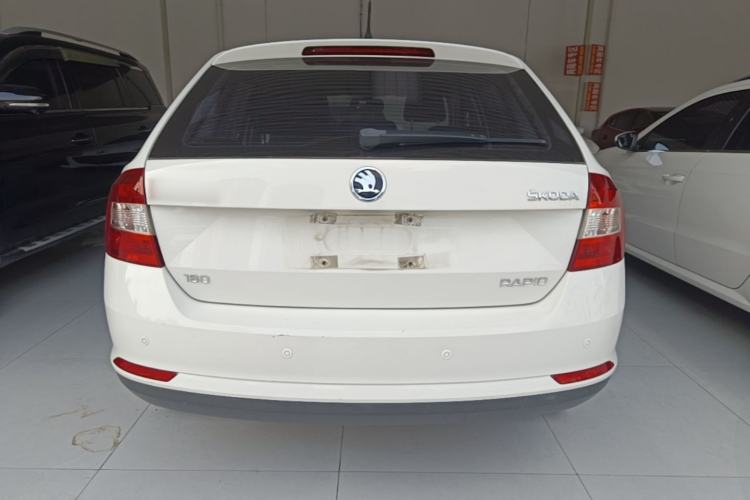 Used Skoda Rapid Spaceback 2016 Revised Version 1.6L Manual Front-Drive Edition Rear