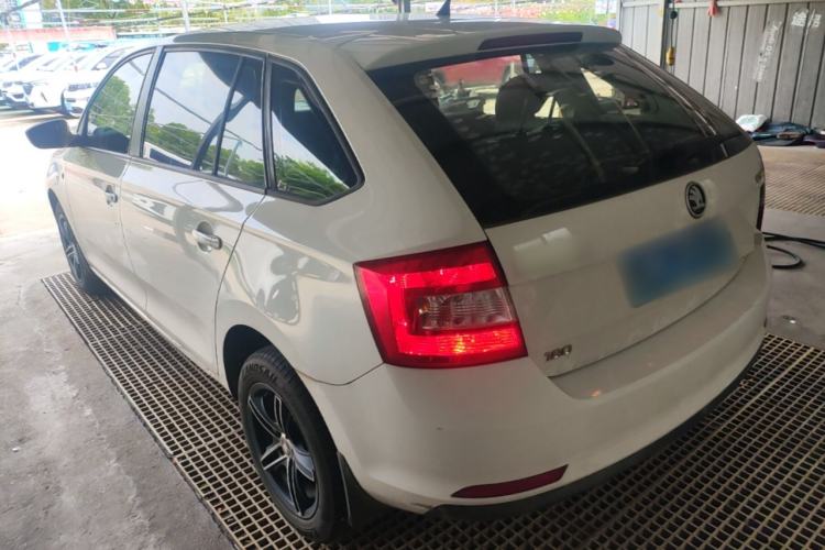 Used Skoda Rapid Spaceback 2016 1.6L Automatic Front-Wheel Drive Model Rear Left 45 Deg