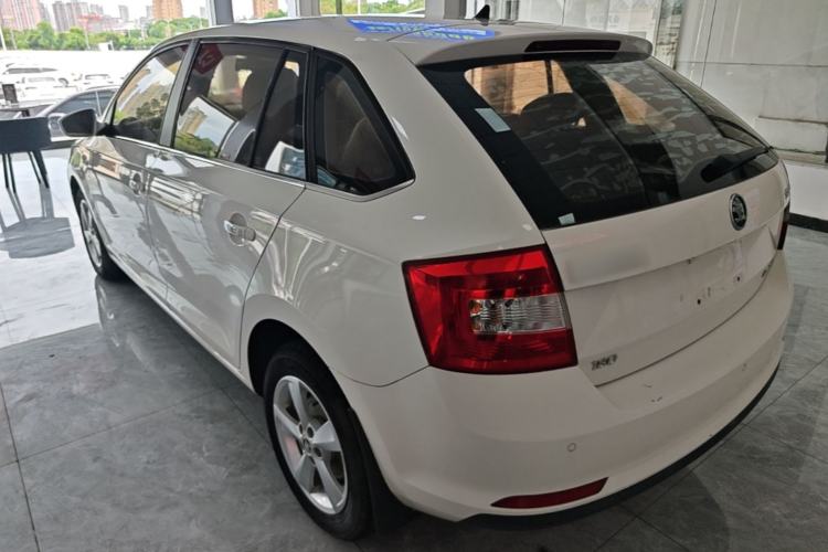 Used Skoda Rapid Spaceback 2016 Revised 1.6L Automatic Chuanxing Version Rear Left 45 Deg