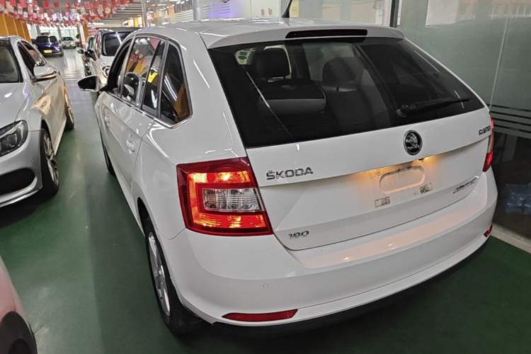 Used Skoda Rapid Spaceback 2016 Revised 1.6L Automatic Chuanxing Version Rear Left 45 Deg