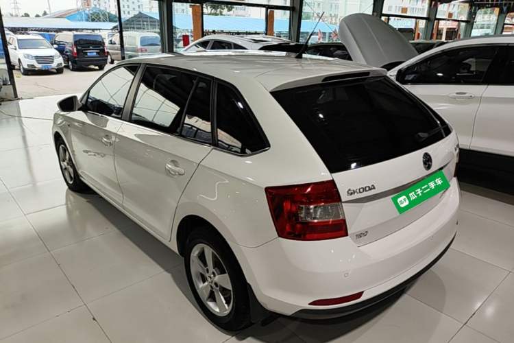 Used Skoda Rapid Spaceback 2016 Revised 1.6L Automatic Chuanxing Version Rear Left 45 Deg