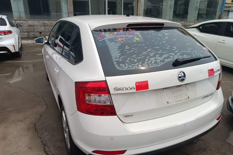 Used Skoda Rapid Spaceback 2016 Revised 1.6L Automatic Chuanxing Version Rear Left 45 Deg