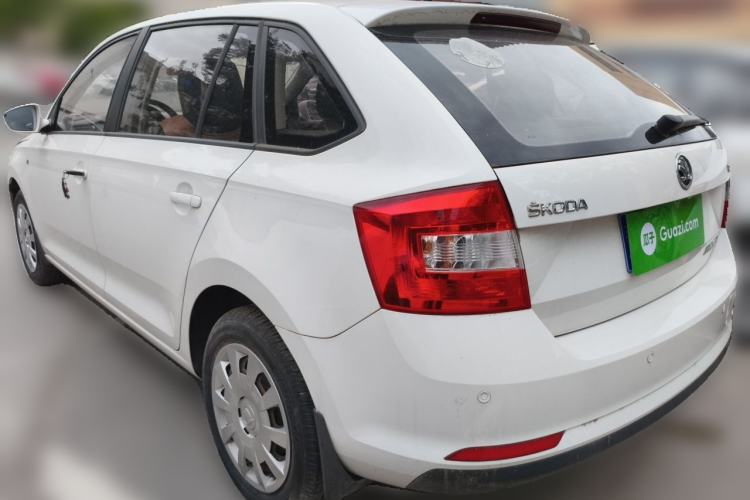 Used Skoda Rapid Spaceback 2016 Revised Version 1.4L Manual Front-Drive Edition Rear Left 45 Deg