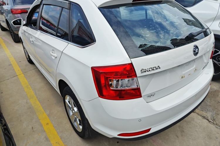 Used Skoda Rapid Spaceback 2016 Revised 1.6L Automatic Chuanxing Version Rear Left 45 Deg
