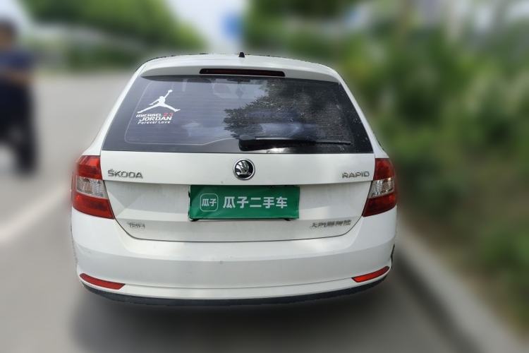 Used Skoda Rapid Spaceback 2016 Revised Version 1.6L Manual Front-Drive Edition Rear