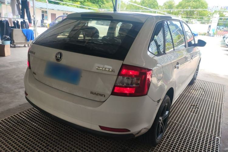 Used Skoda Rapid Spaceback 2016 1.6L Automatic Front-Wheel Drive Model Rear Right 45 Deg