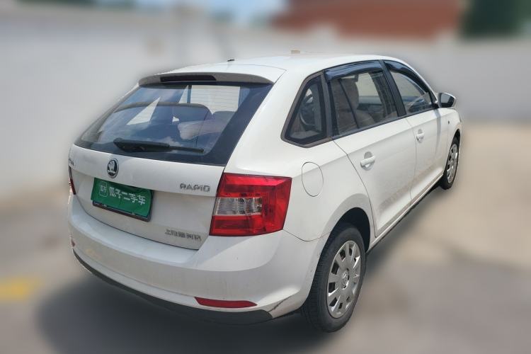 Used Skoda Rapid Spaceback 2016 Revised Version 1.4L Manual Front-Drive Edition Rear Right 45 Deg