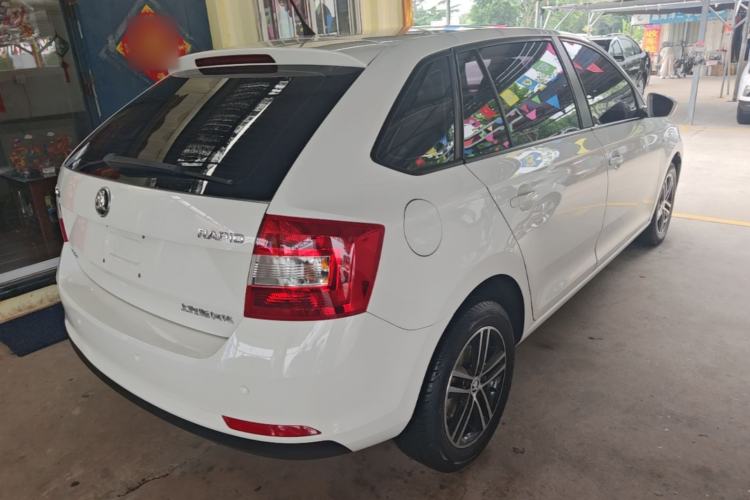 Used Skoda Rapid Spaceback 2016 Revised Version 1.6L Automatic Front-Drive Edition Rear Right 45 Deg