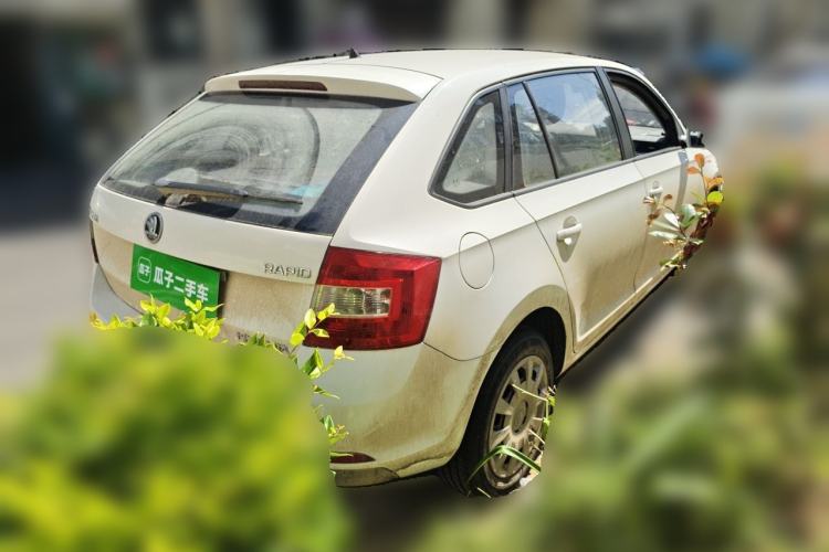 Used Skoda Rapid Spaceback 2016 Revised Version 1.4L Manual Front-Drive Edition Rear Right 45 Deg
