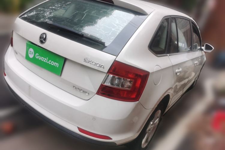 Used Skoda Rapid Spaceback 2016 Revised 1.6L Automatic Chuanxing Version Rear Right 45 Deg