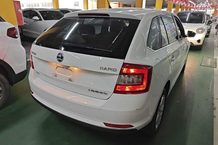 Used Skoda Rapid Spaceback 2016 Revised 1.6L Automatic Chuanxing Version Rear Right 45 Deg