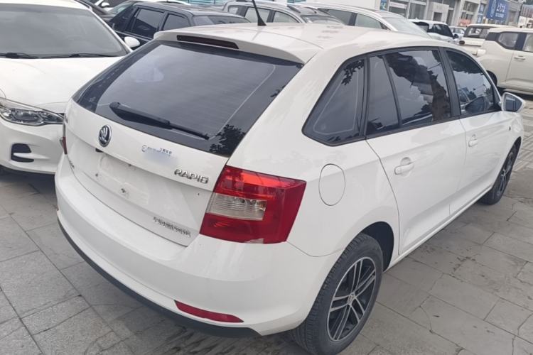 Used Skoda Rapid Spaceback 2016 Revised Version 1.6L Manual Front-Drive Edition Rear Right 45 Deg