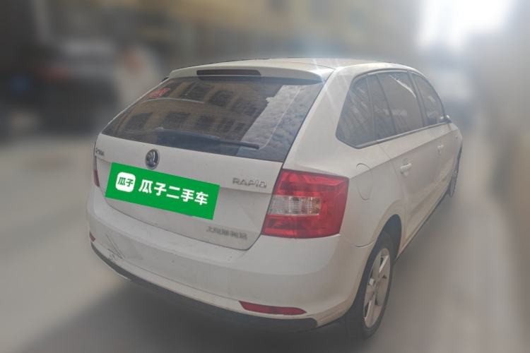 Used Skoda Rapid Spaceback 2016 Revised Version 1.6L Manual Front-Drive Edition Rear Right 45 Deg