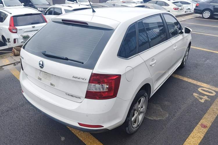 Used Skoda Rapid Spaceback 2016 Revised 1.6L Manual Chuanxing Edition Rear Right 45 Deg