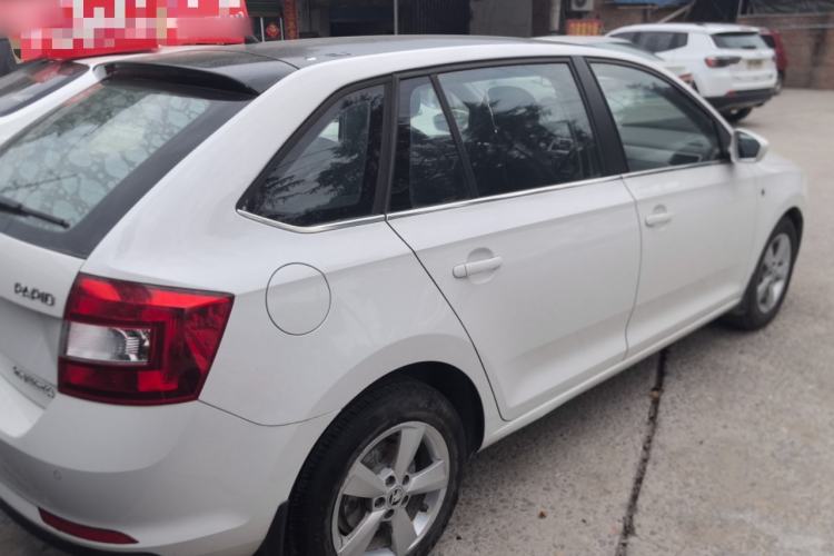 Used Skoda Rapid Spaceback 2016 1.6L Manual Trend Edition Rear Right 45 Deg