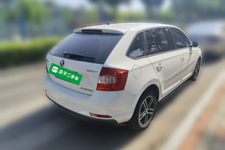 Used Skoda Rapid Spaceback 2016 Revised Version 1.4L Manual Front-Drive Edition Rear Right 45 Deg