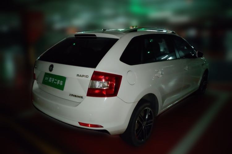 Used Skoda Rapid Spaceback 2016 1.6L Manual Front-Wheel-Drive Version Rear Right 45 Deg