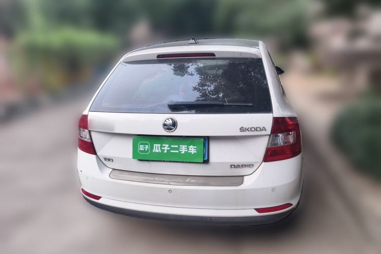 Used Skoda Rapid Spaceback 2016 Revised 1.6L Automatic Chuanxing Version Rear