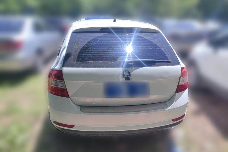 Used Skoda Rapid Spaceback 2016 Revised Version 1.6L Automatic Front-Drive Edition Rear