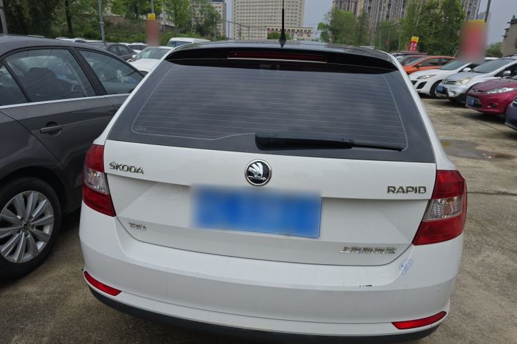 Used Skoda Rapid Spaceback 2016 Revised Version 1.6L Automatic Front-Drive Edition Rear
