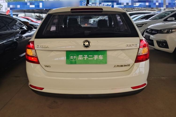 Used Skoda Rapid Spaceback 2016 Revised Version 1.6L Automatic Front-Drive Edition Rear