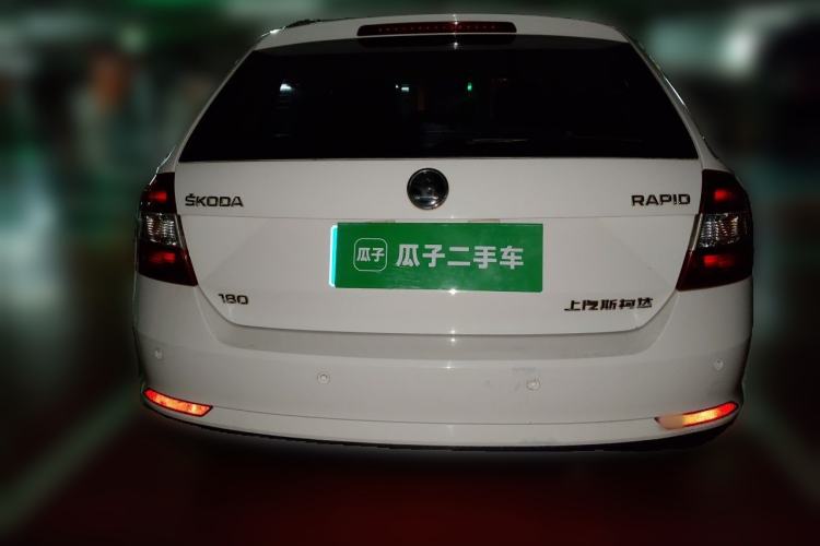 Used Skoda Rapid Spaceback 2016 1.6L Manual Front-Wheel-Drive Version Rear