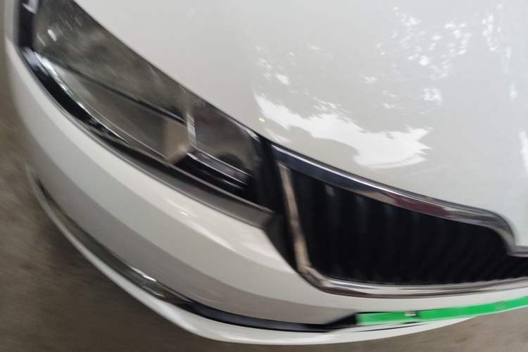 Used Skoda Rapid Spaceback 2016 Revised 1.6L Automatic Chuanxing Version Right Front Headlight
